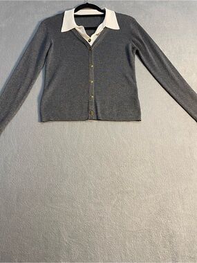 Women’s Gray Ribbed Knit V-Neck button up Cardigan with White Collar
